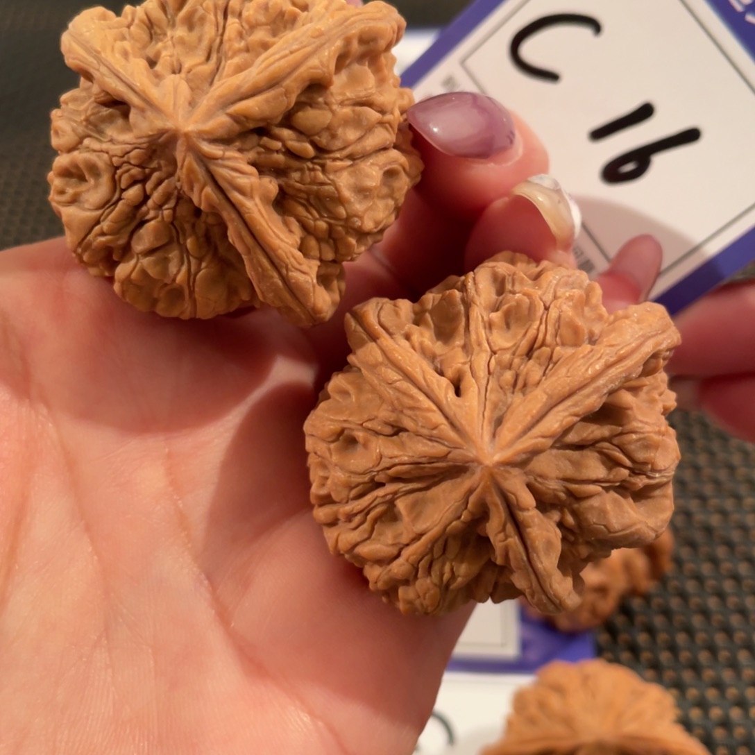 把件文玩核桃C16号三棱4.5