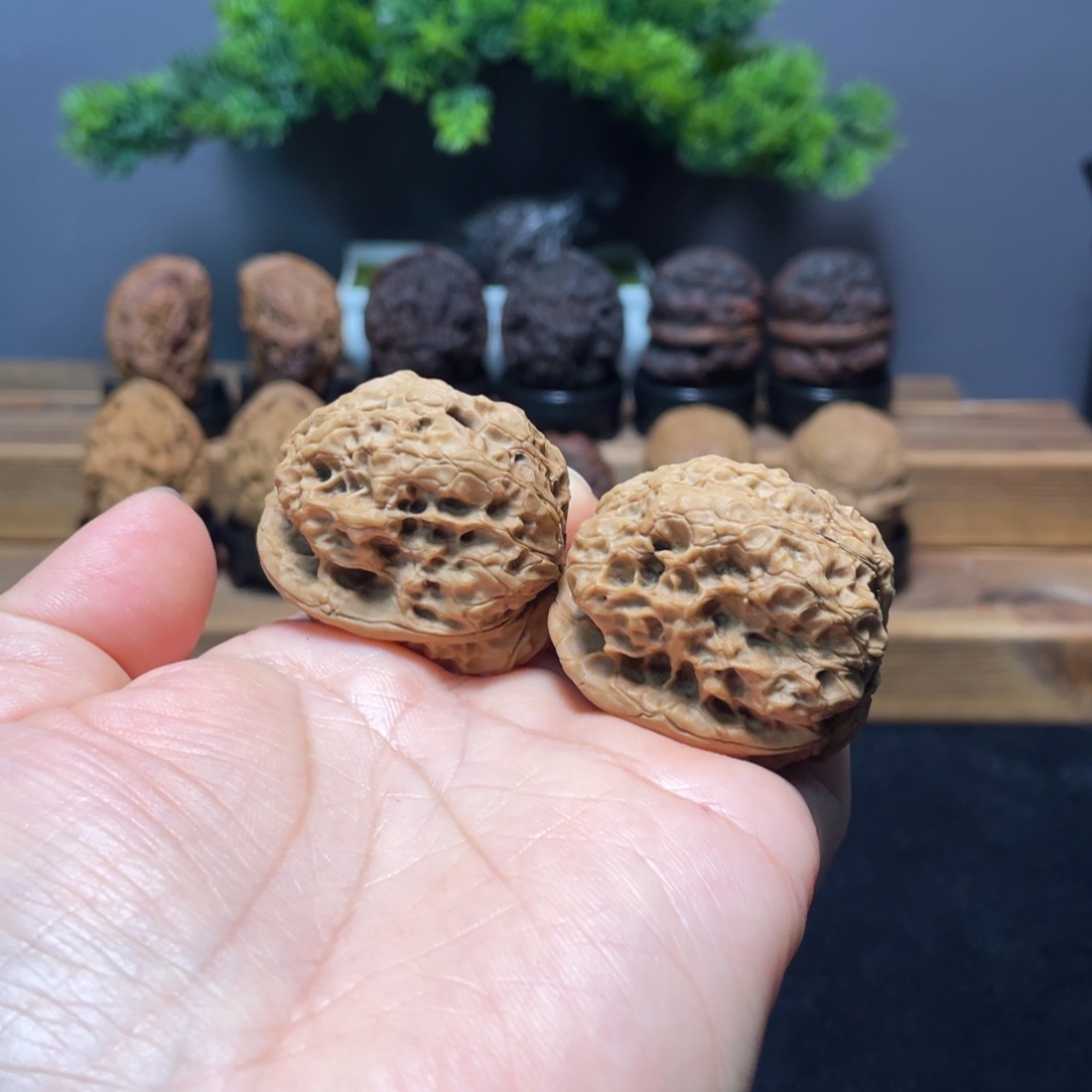 文玩核桃把件云南铁核桃20