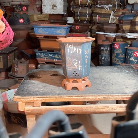 紫砂花盆高六方盆一个