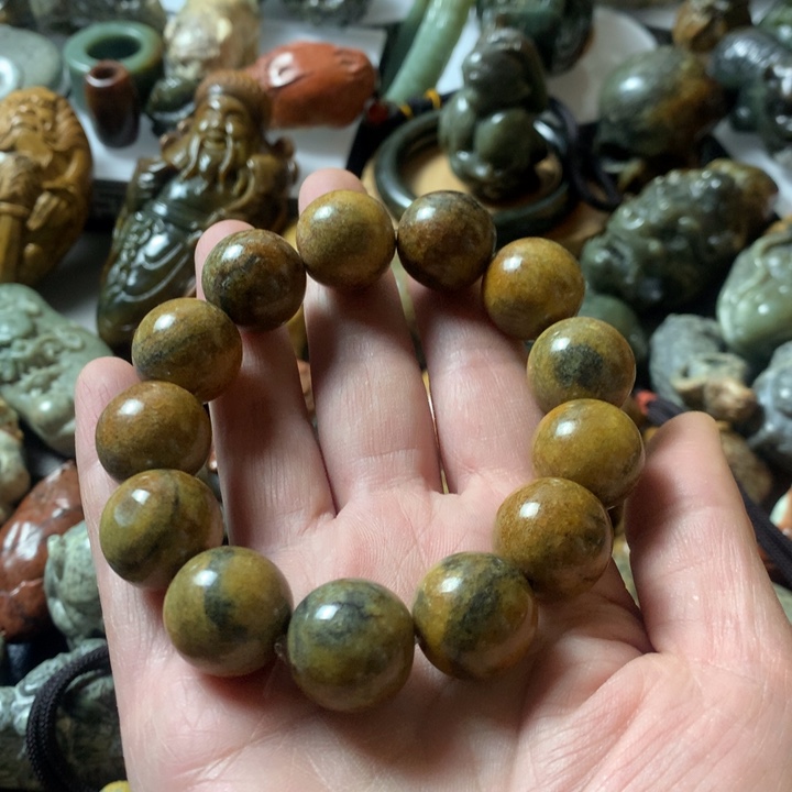 岫岩河磨玉（透闪石质玉）手链未镶嵌纪**卸