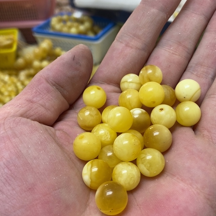 蜜蜡未镶嵌裸石多样性发货其一