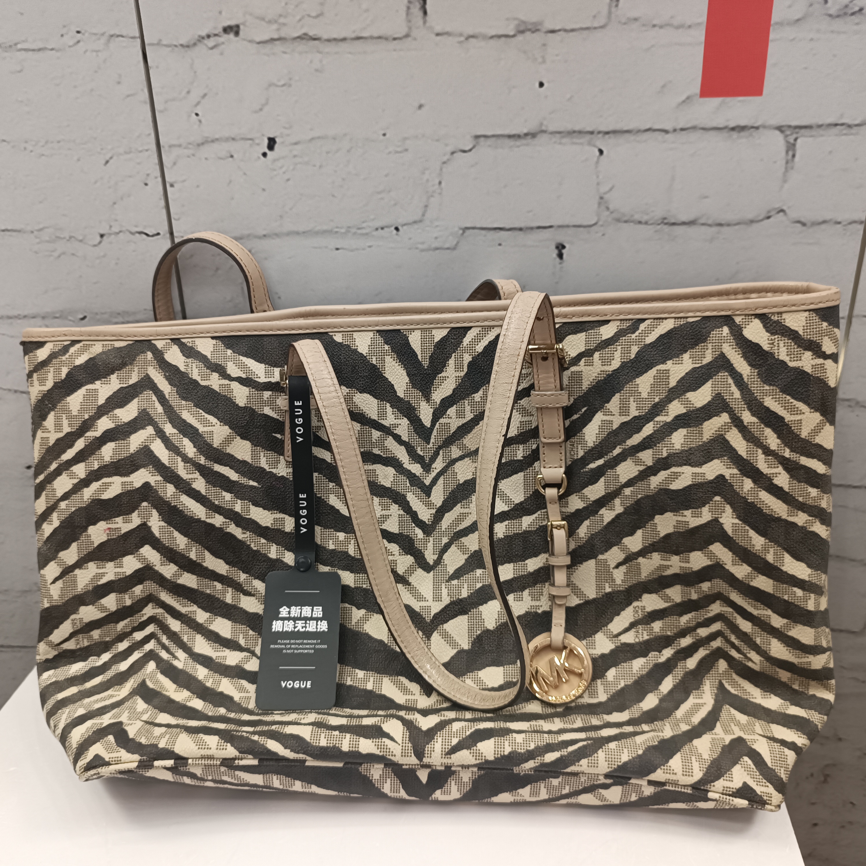 95新 MICHAELKORS/迈克高仕 D251  38*29
