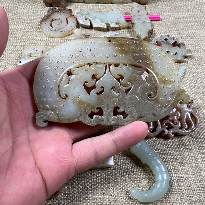 和田玉（糖玉）未镶嵌挂件