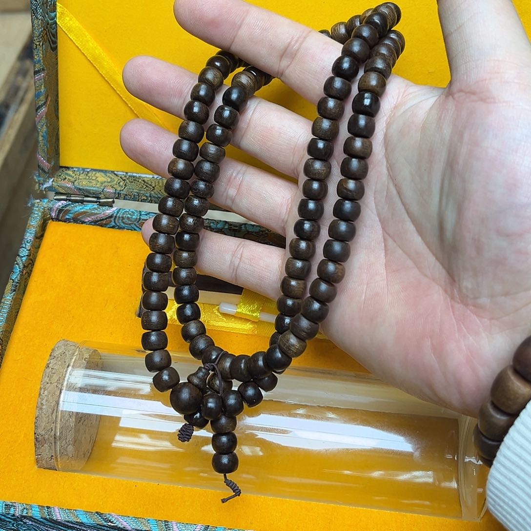 大叶紫檀（黑酸枝木类）