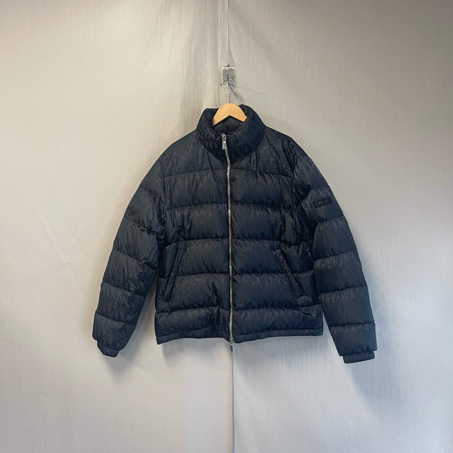 未使用 DIOR/迪奥 爆款满印logo羽绒服 52码 #7221
