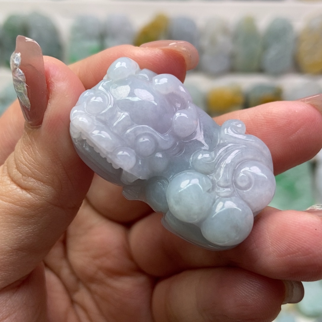 翡翠吊坠(赠链)未镶嵌