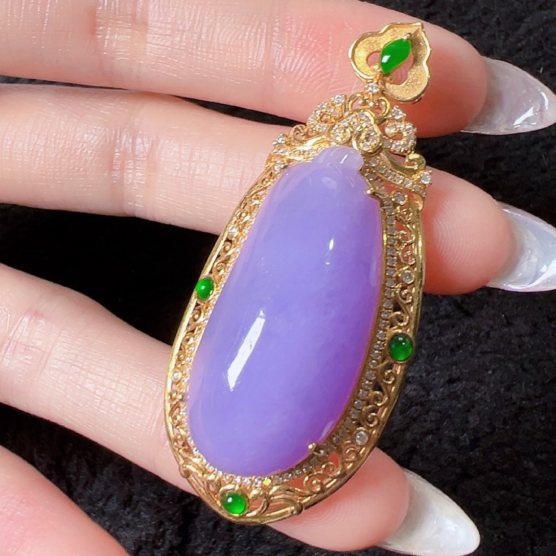 翡翠18K金镶嵌颈饰签收后24小时鉴赏期，过时不退