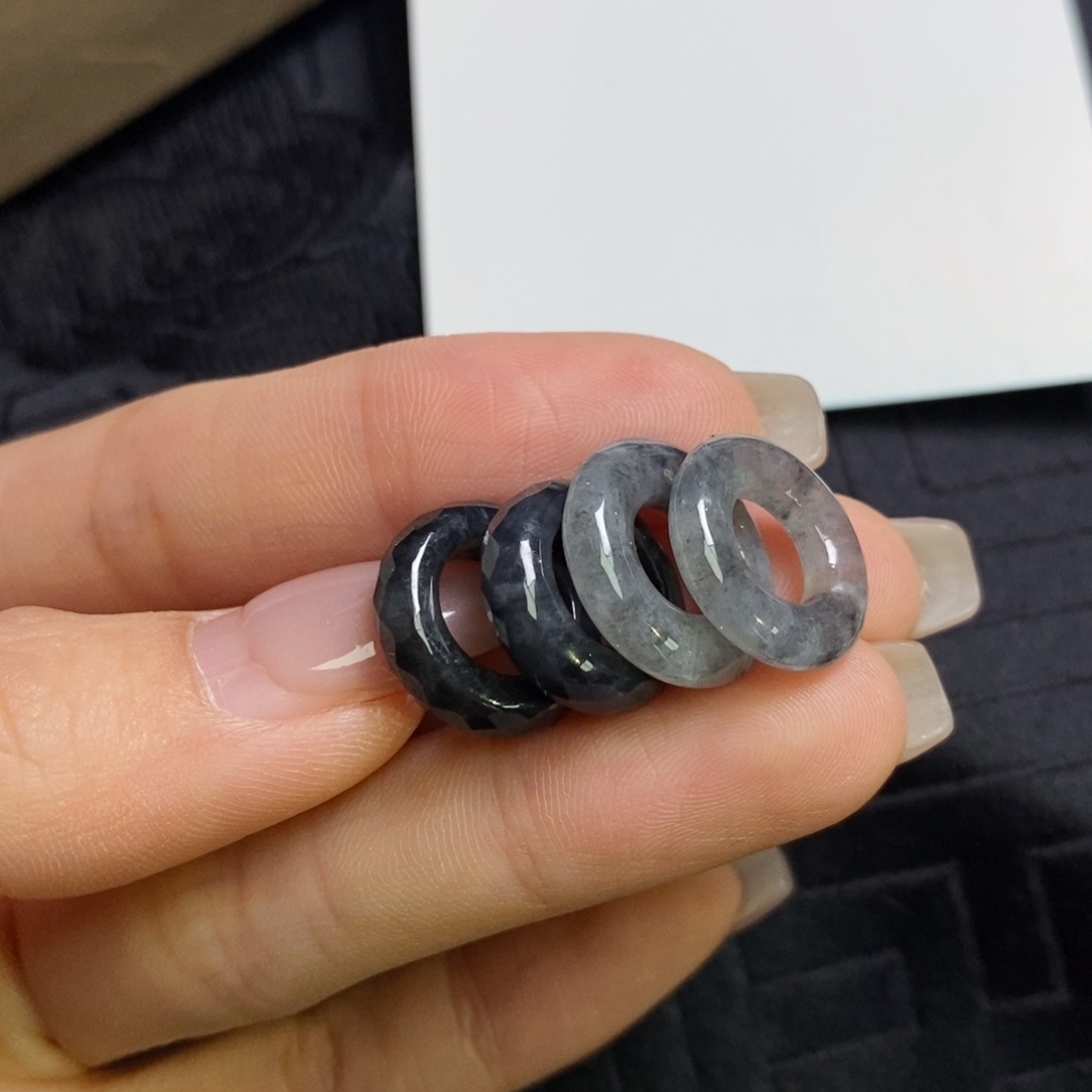 翡翠裸石乌鸡甜甜圈两对