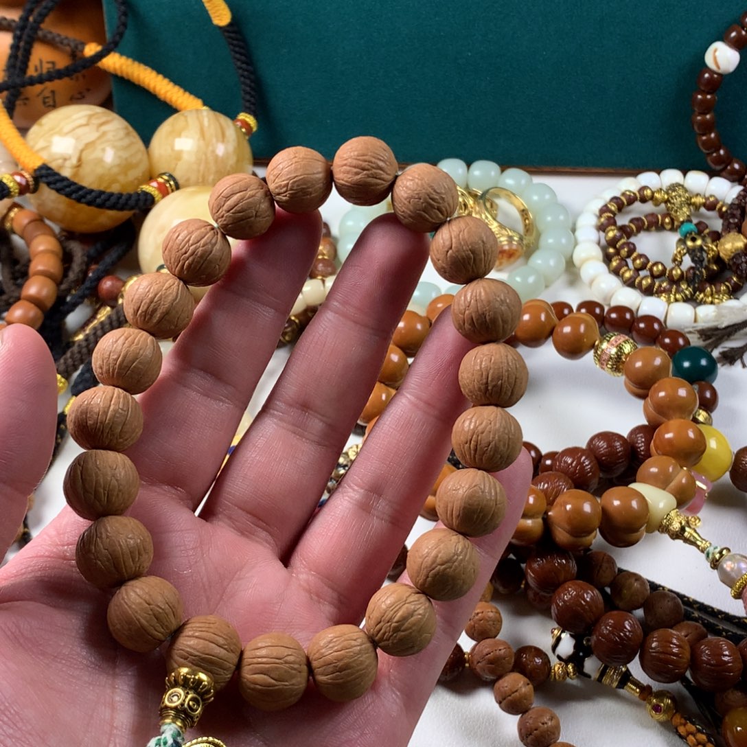 吊坠猴头核桃。。。。。。。。。。。。