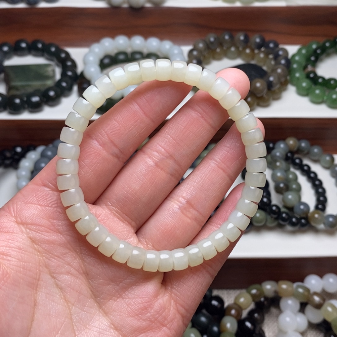 和田玉未镶嵌手串