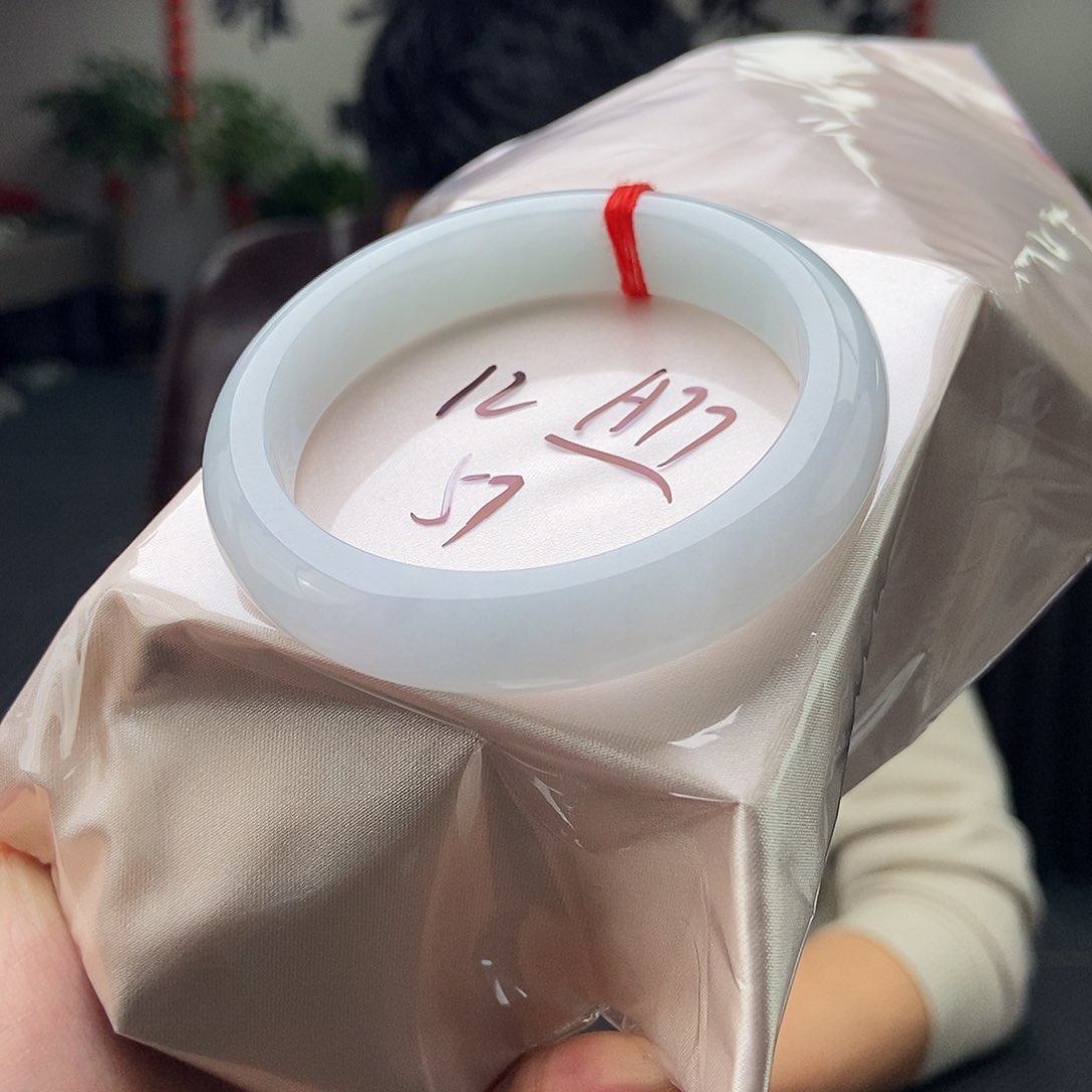 翡翠手镯未镶嵌拍一发一