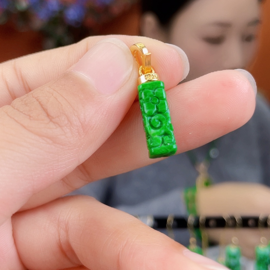 翡翠未镶嵌耳饰饰品