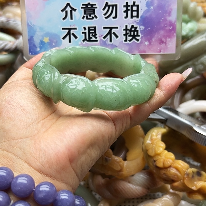 未镶嵌手镯石英岩玉