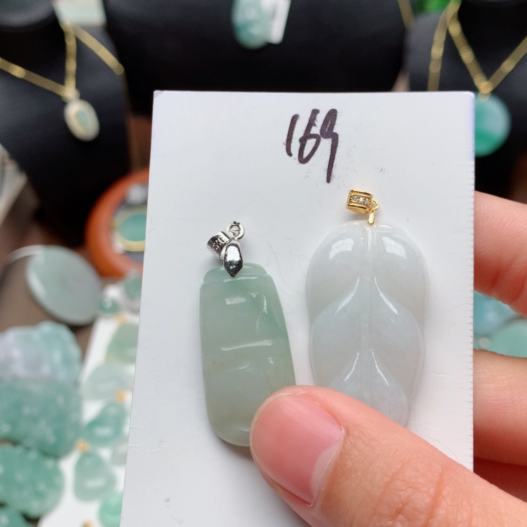 翡翠颈饰合金吊坠