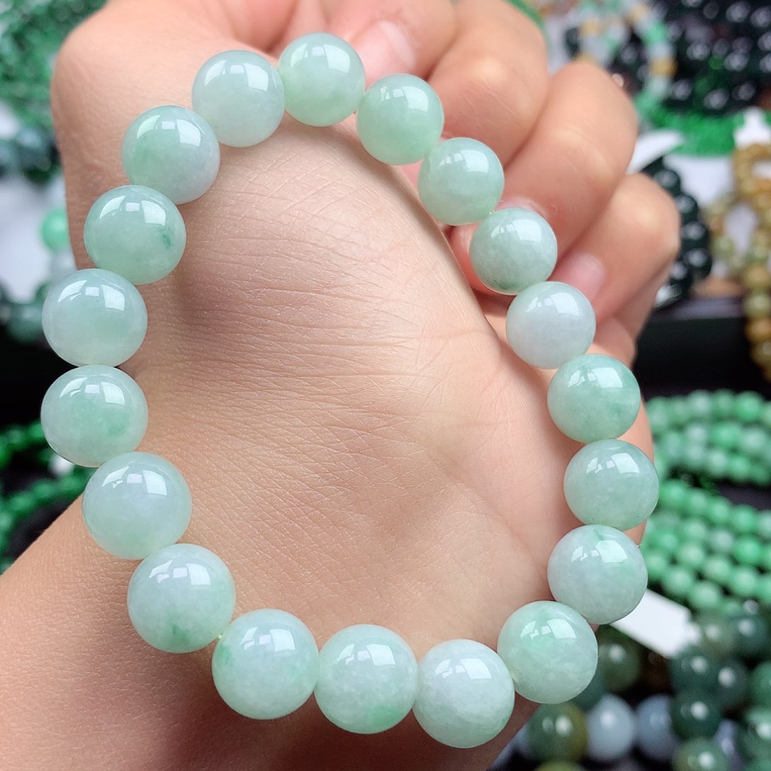 翡翠颈饰未镶嵌手串