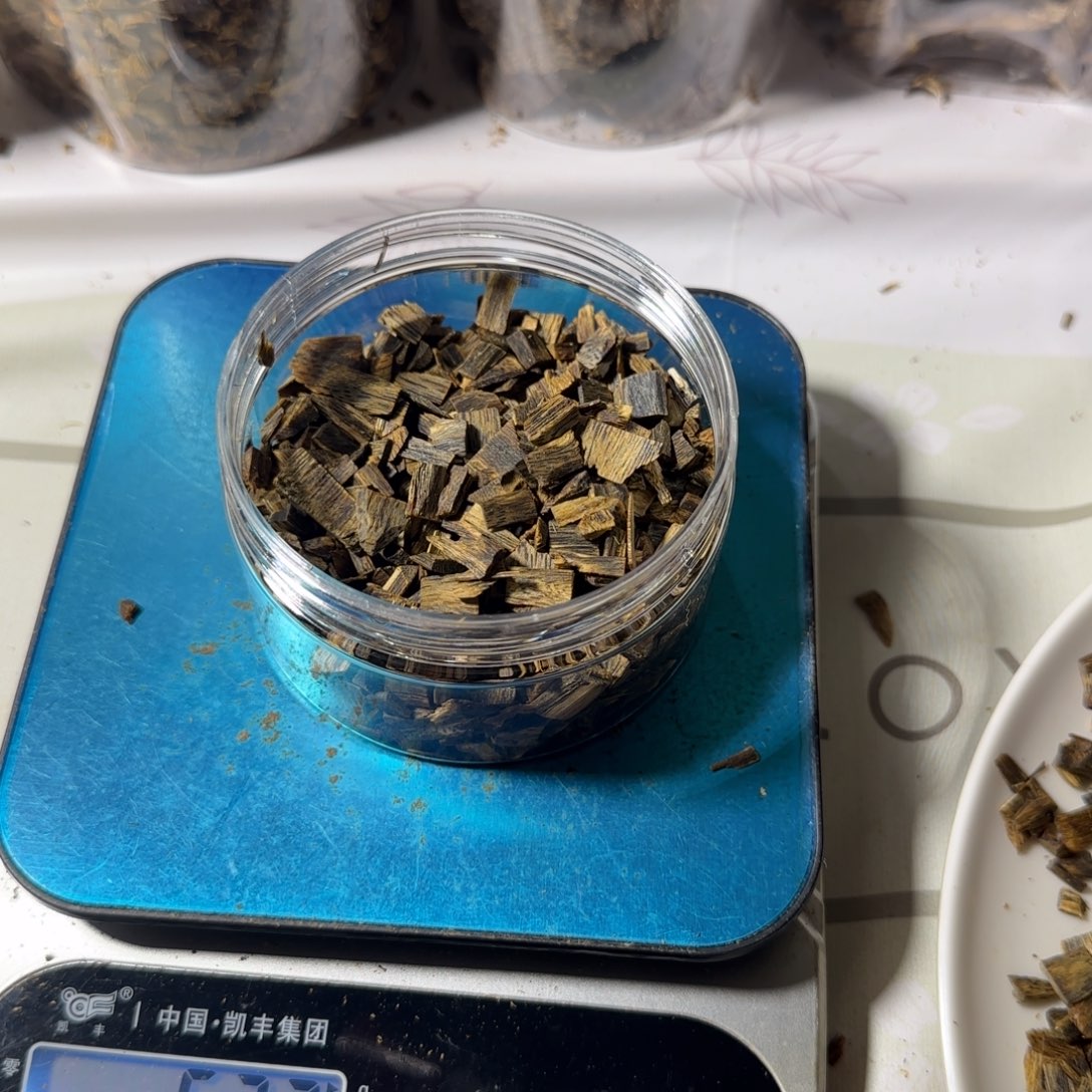 自***欢沉香沉香碎屑张勺子沉水料52克