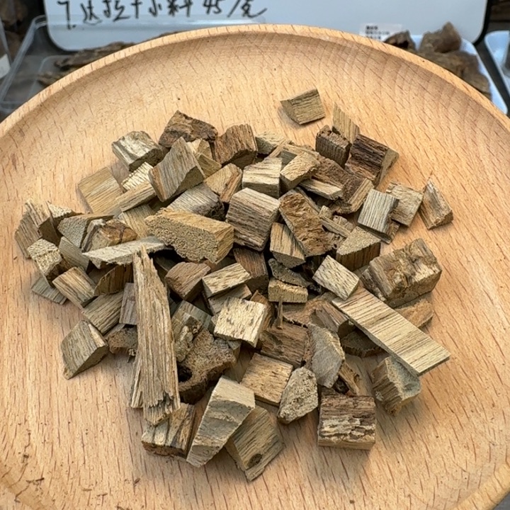 加里曼丹北部车珠碎料12克 花香带凉还有奶香味