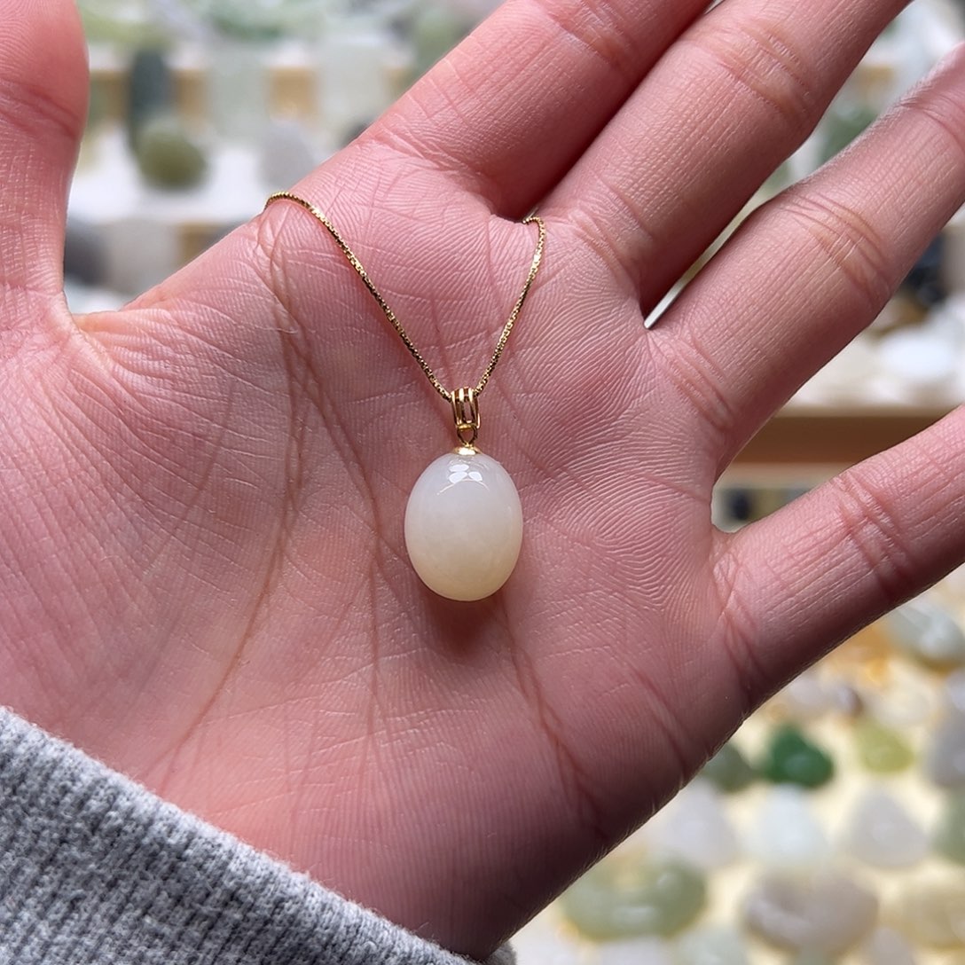 和田玉吊坠(赠链)18K金镶嵌