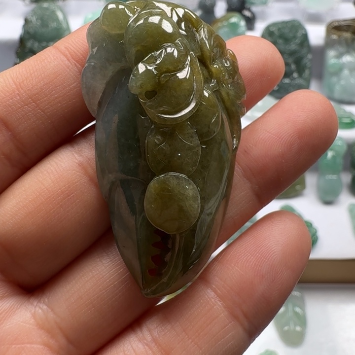 翡翠未镶嵌颈饰翡翠