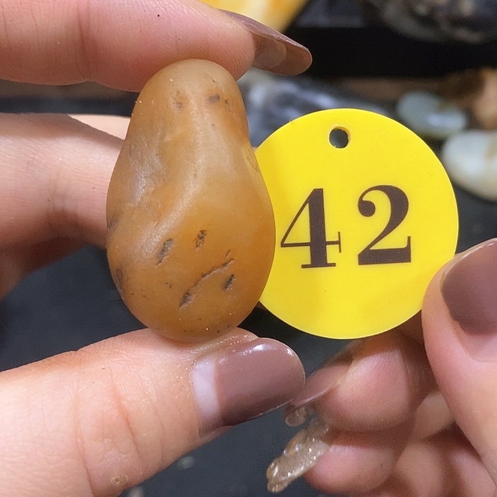 未镶嵌和田玉（糖玉）挂件