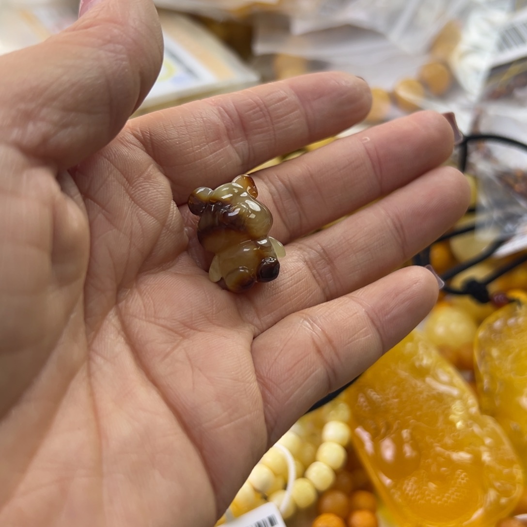 琥珀珠宝奇石未镶嵌