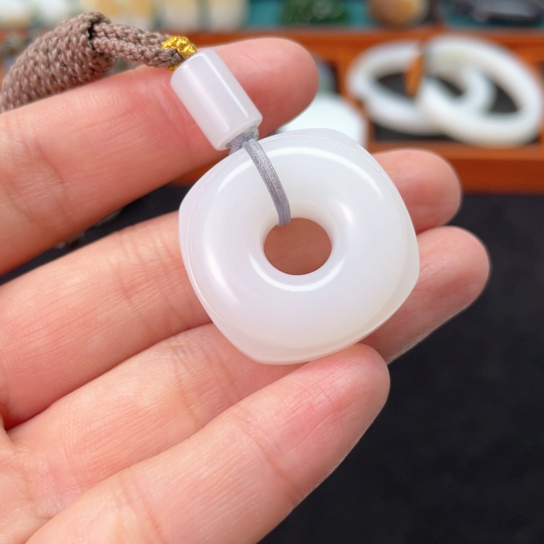 和田玉挂件未镶嵌