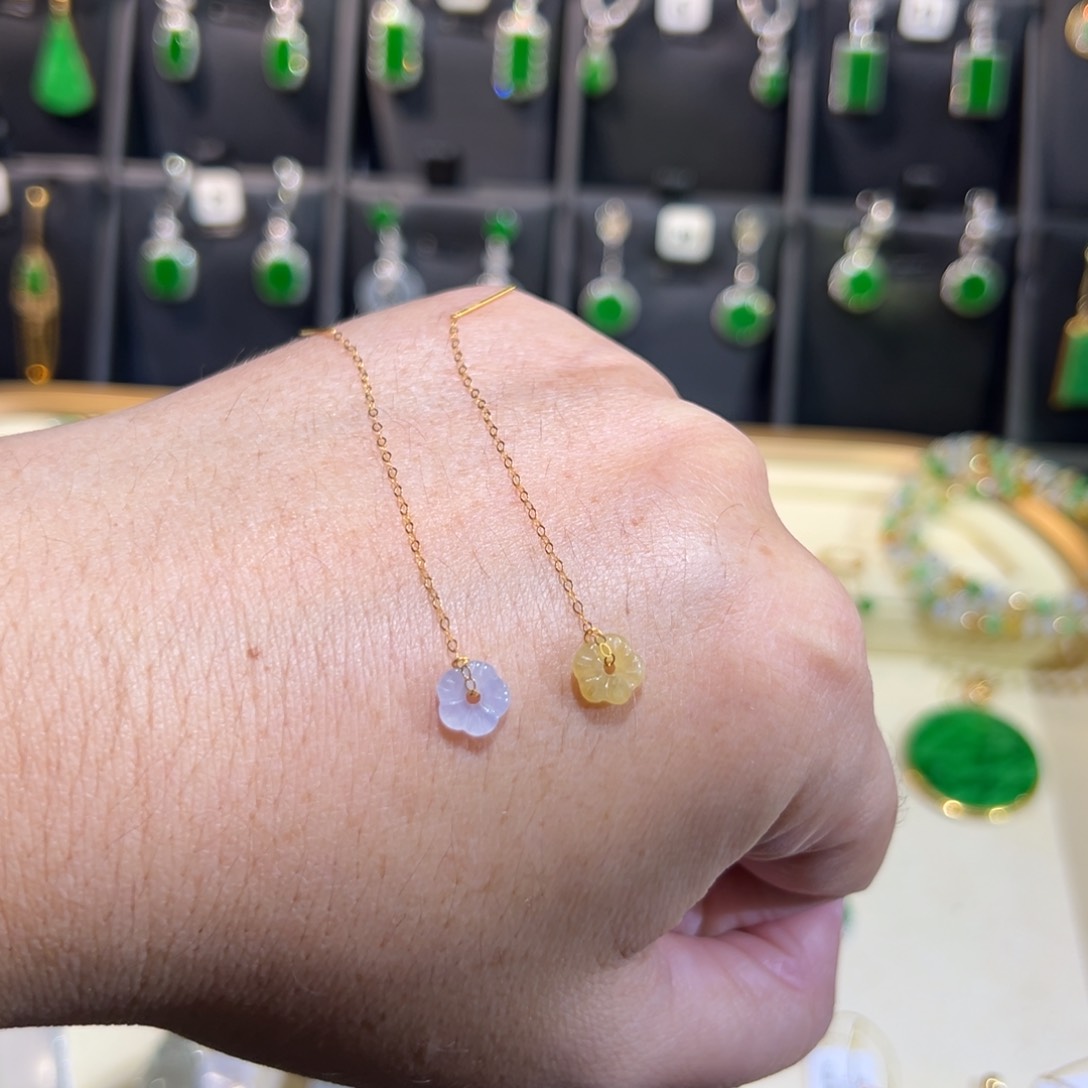 颈饰18K金镶嵌翡翠耳线