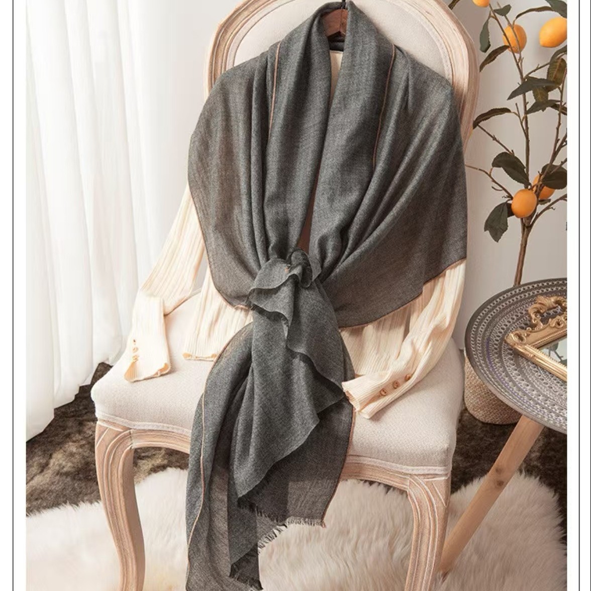 披肩秋冬围巾羊绒冬季保暖轻薄百搭长款女士纯色网红披肩水溶工艺