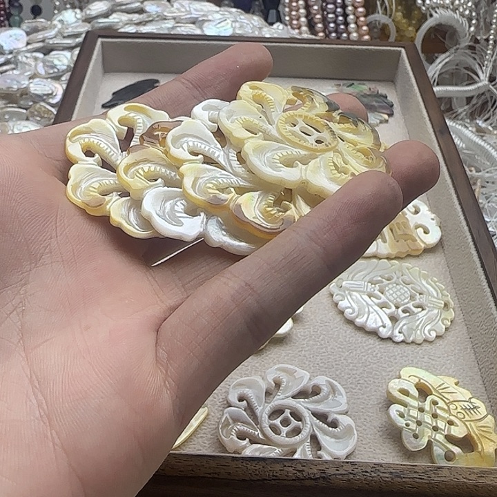 文***n未镶嵌淡水珍珠半成品三个雕刻件