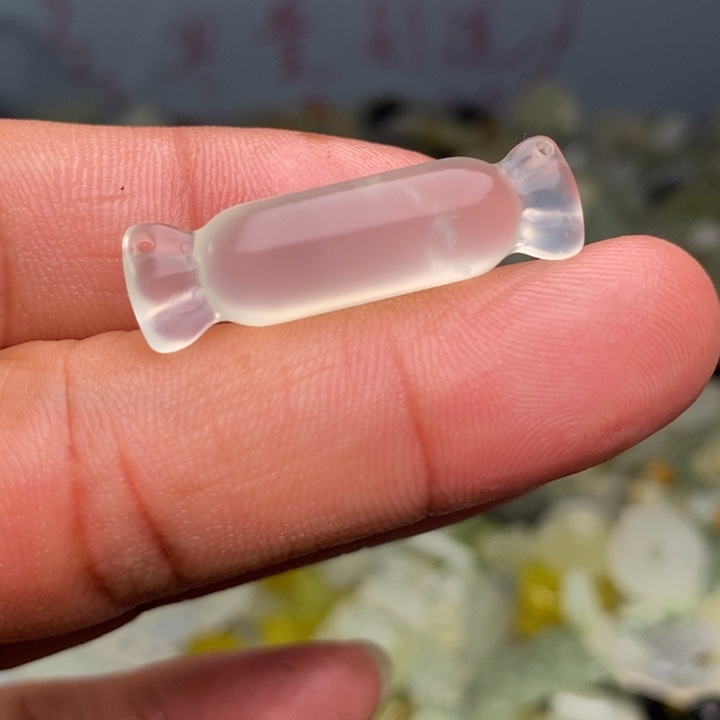 蛇纹石玉颈饰合金96