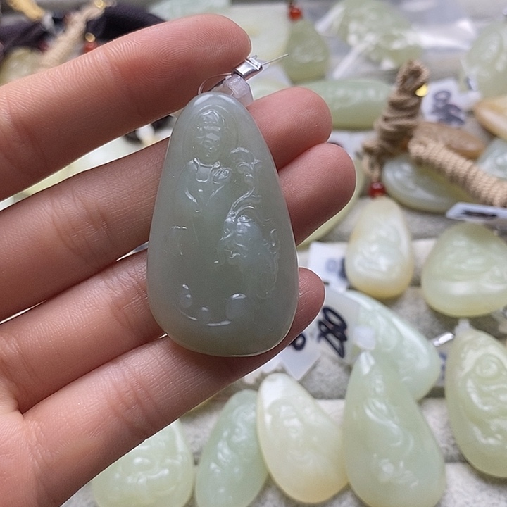 颈饰未镶嵌和田玉可**凉