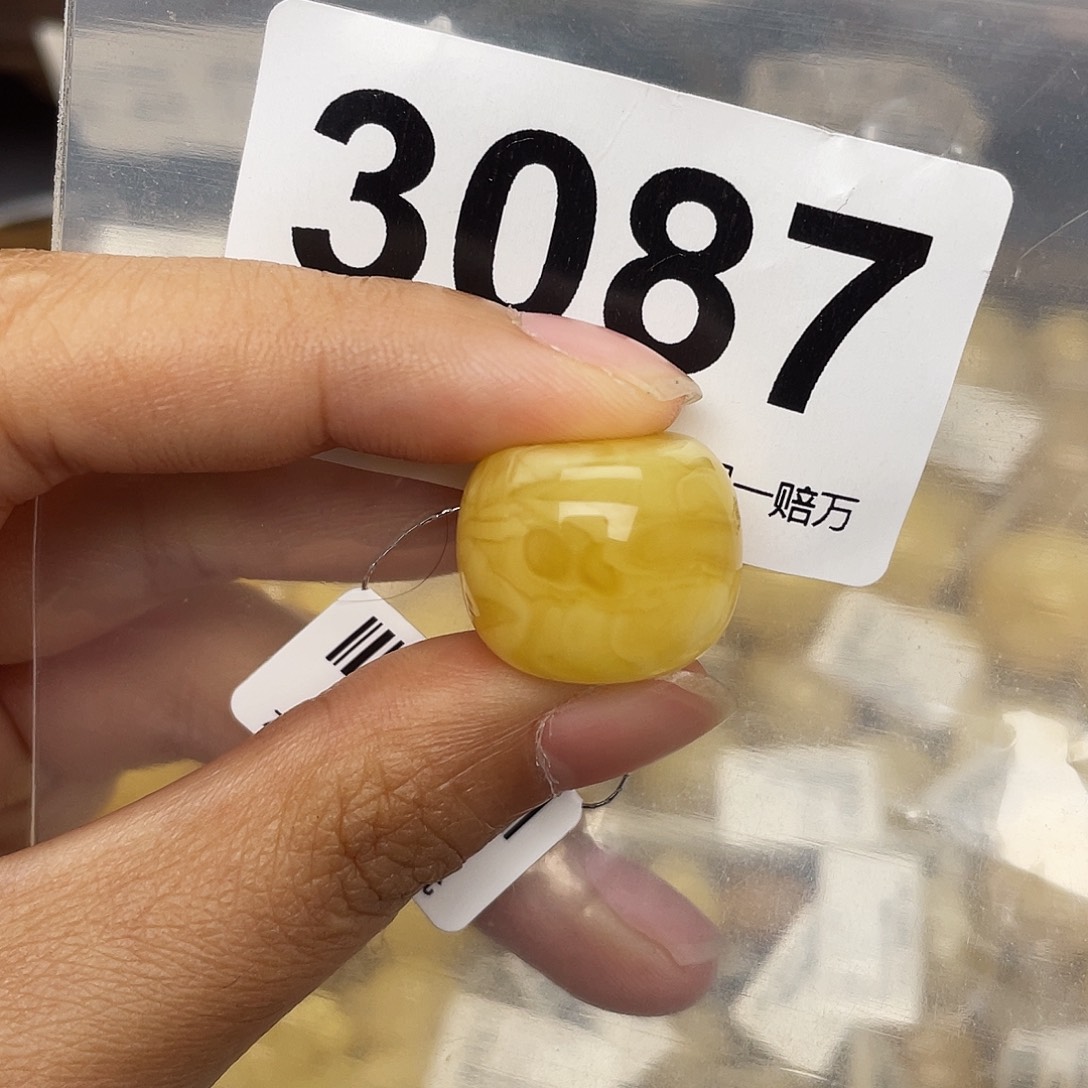 峰***转蜜蜡未镶嵌珠宝奇石18.7