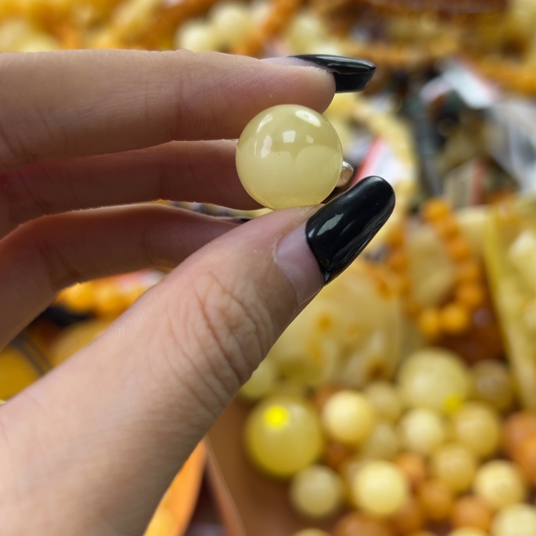 琥珀珠宝奇石未镶嵌