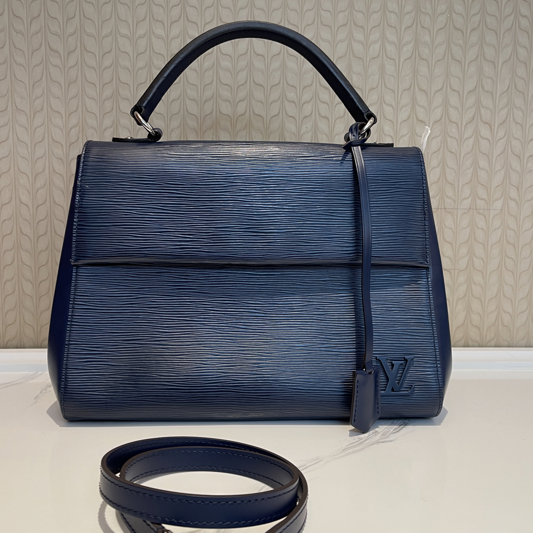 95新 LouisVuitton/路易威登 95新黑色水波纹克鲁尼单肩包