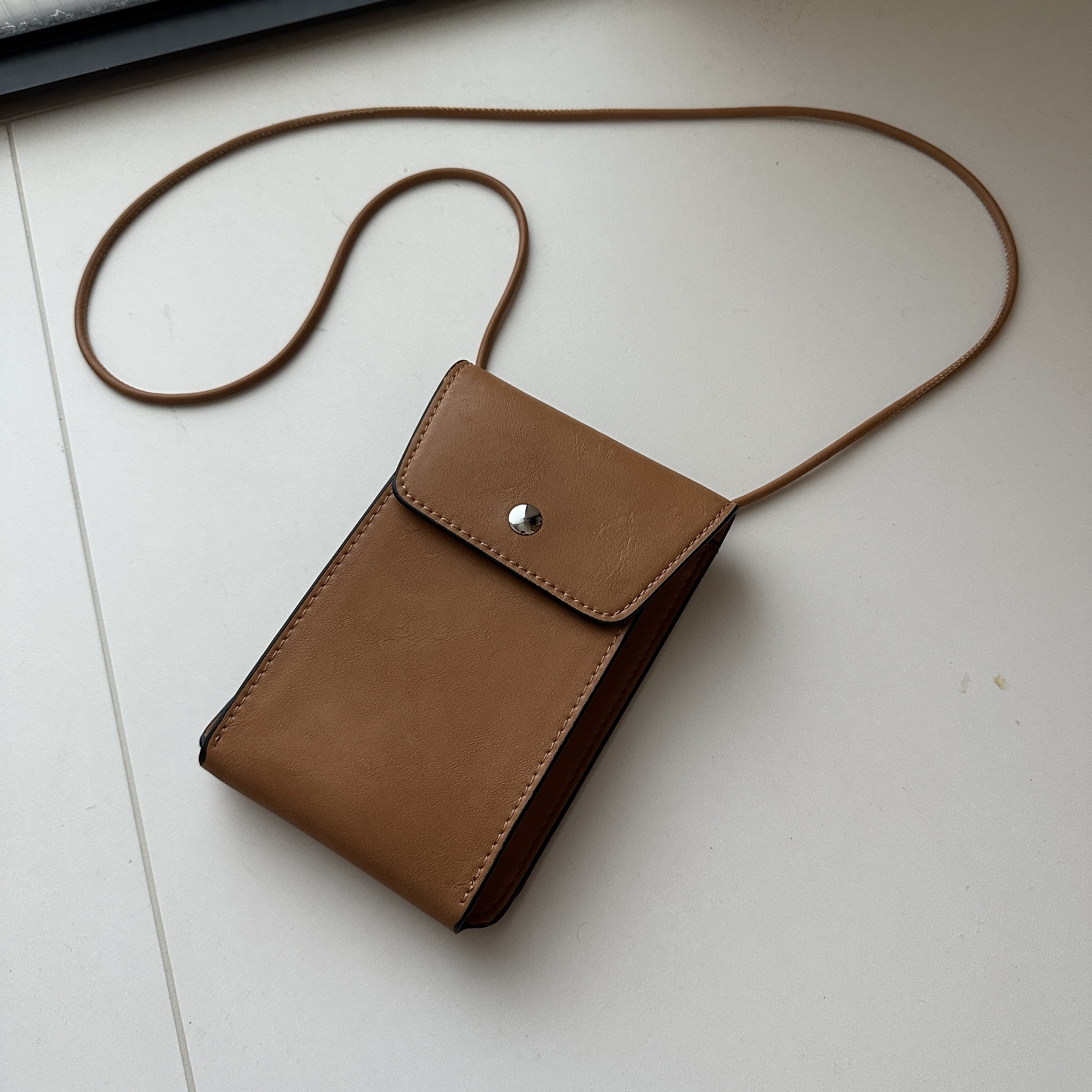 小众品牌 棕色斜挎手机包 2601