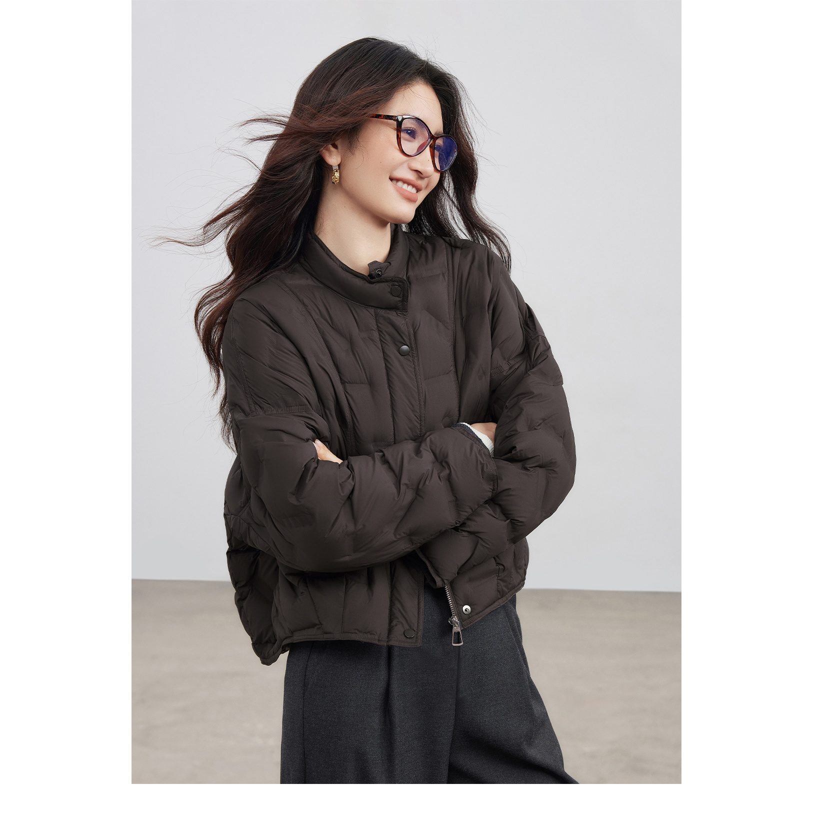 轻薄羽绒服女2025冬季新款简约通勤立领显瘦面包服短外套BD56902