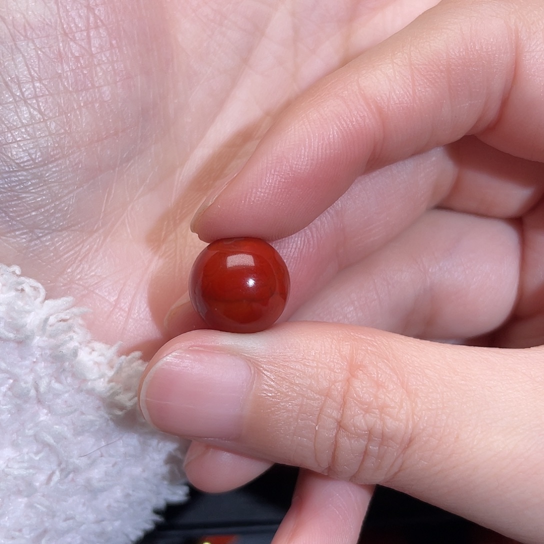 青***伟南红玛瑙未镶嵌圆珠