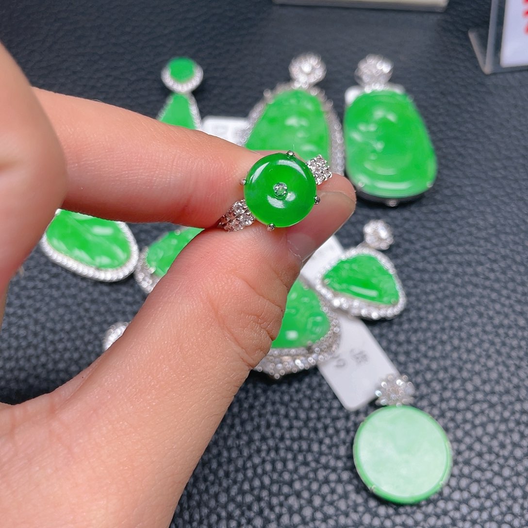 【闪购商品】翡翠吊坠(不含链)银S925镶嵌