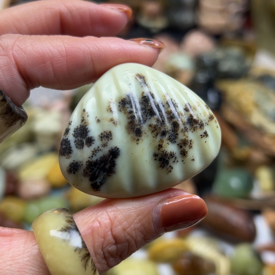 岫玉未镶嵌颈饰水草辈辈福