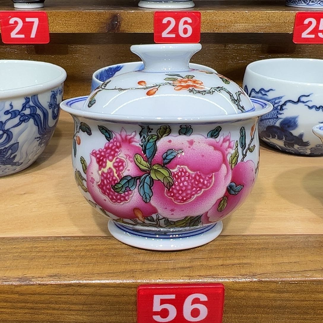 彬***哥手工粉彩寿桃盖碗一个