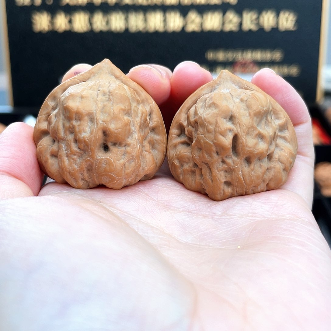 把件文玩核桃蟾型好台柱子古蟾仅次一对全品40A2