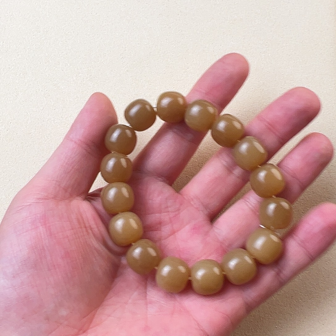 烨***子和田玉（糖玉）未镶嵌手链