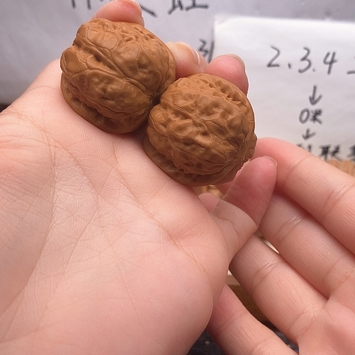 文玩核桃手串?**鞋31左右