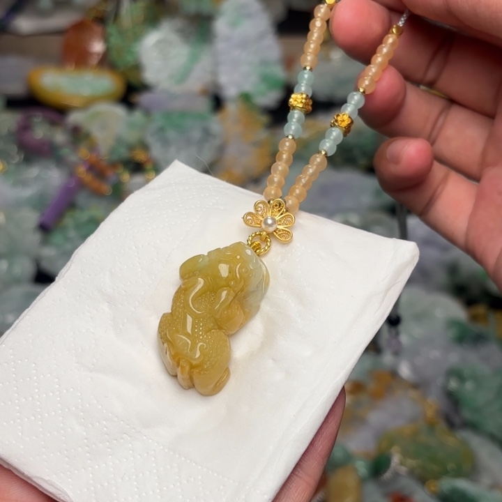 翡翠未镶嵌颈饰吊坠