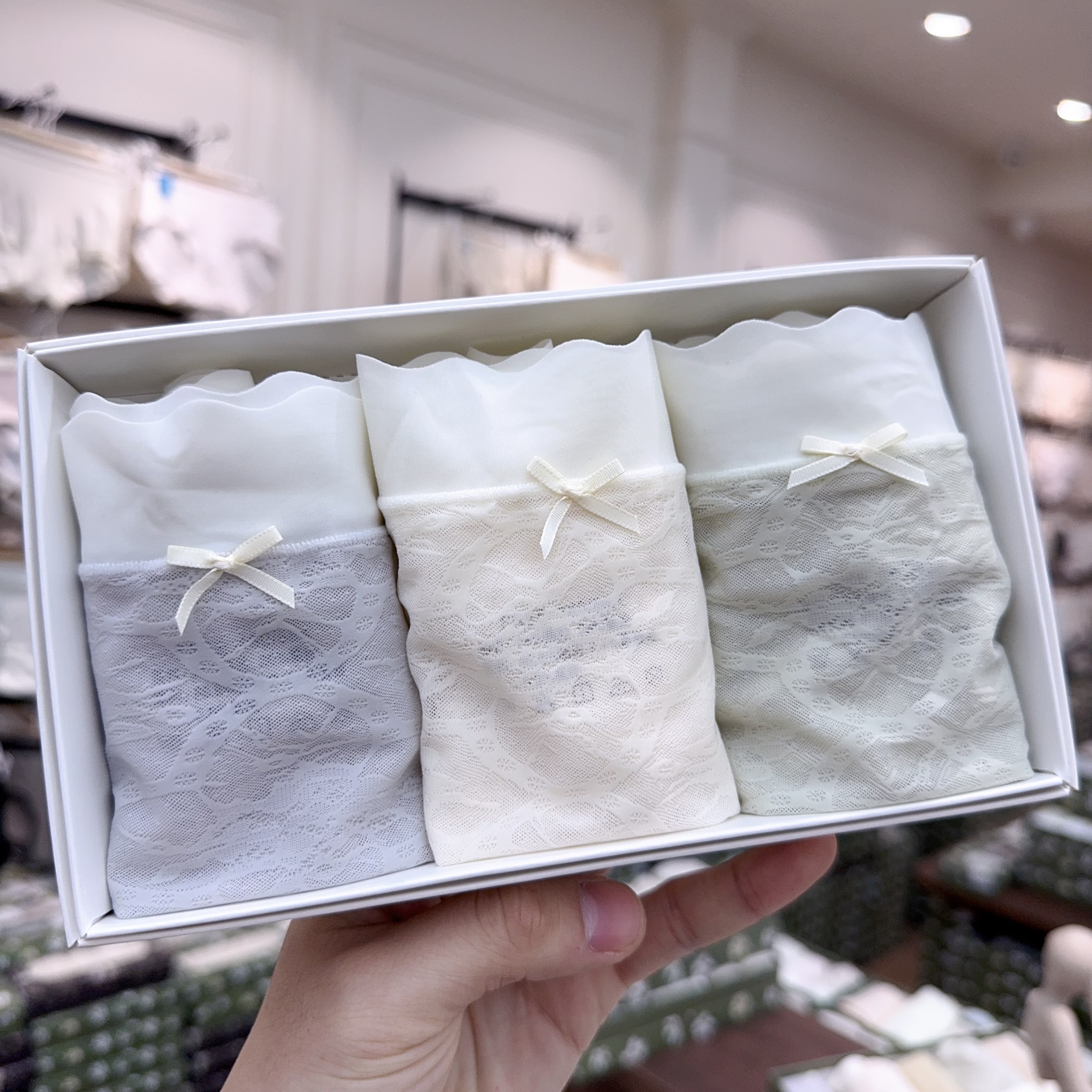 95-145斤3147妆花绸奶皮无痕裸感面膜女士中腰大包臀内裤