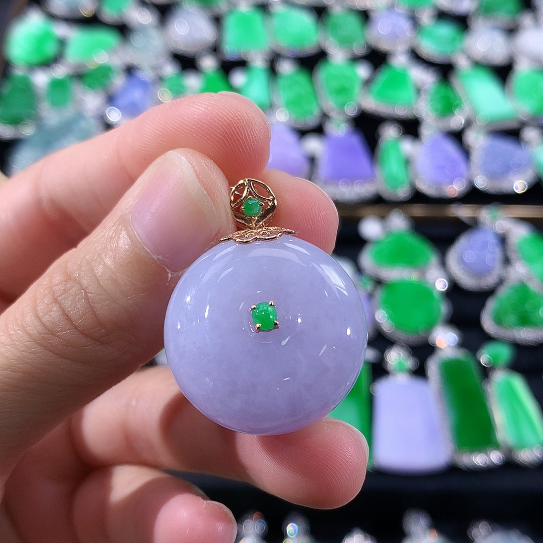 翡翠18K金镶嵌颈饰