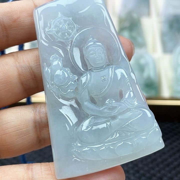 翡翠未镶嵌颈饰天然翡翠大日如来