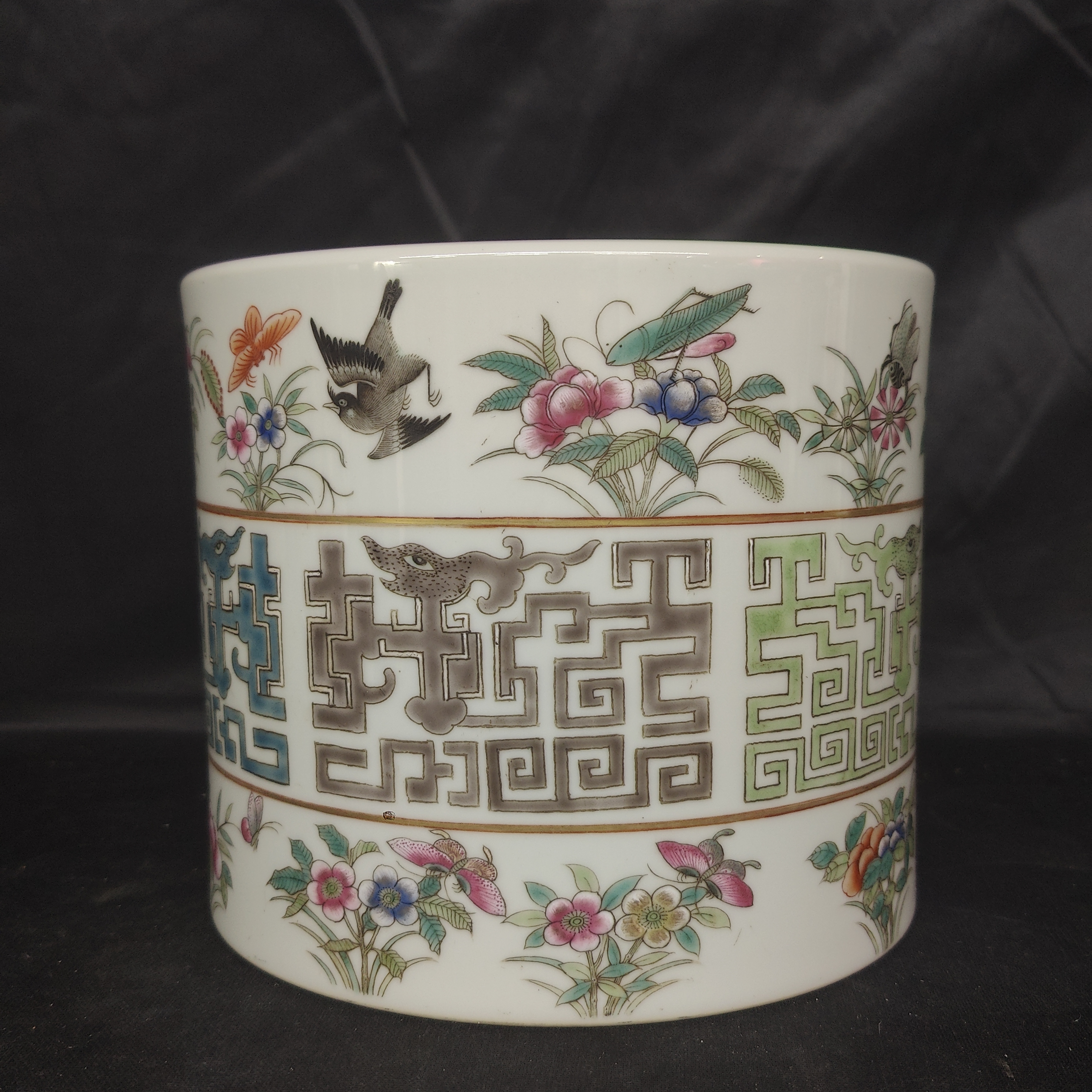 古陶瓷粉彩博古纹花鸟笔筒