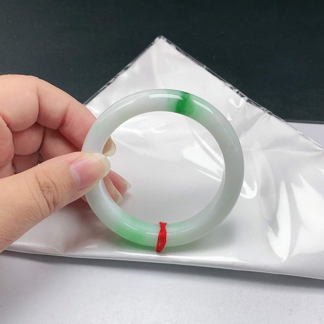翡翠手镯未镶嵌翡翠057