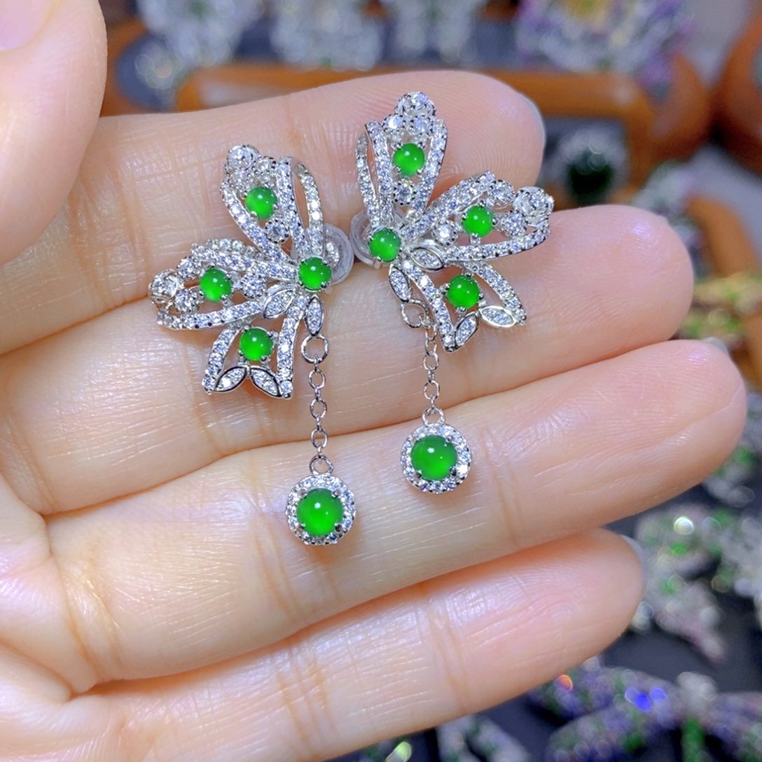 翡翠颈饰银S925镶嵌天然翡翠